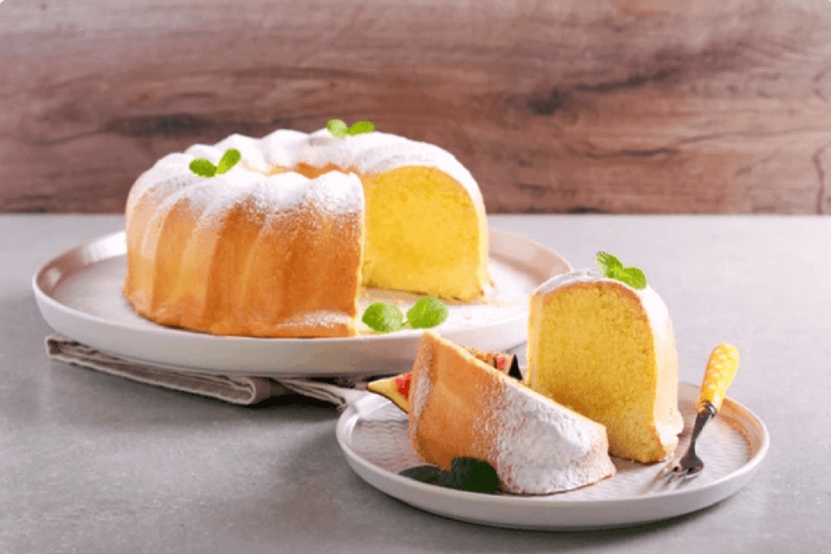 This image showcases the distinct beauty and appeal of Bundt and Pound cakes, highlighting their unique flavors and textures. Dive into our guide to understand how visual appeal, serving size, and versatility play a crucial role in choosing the right cake for your special occasions.