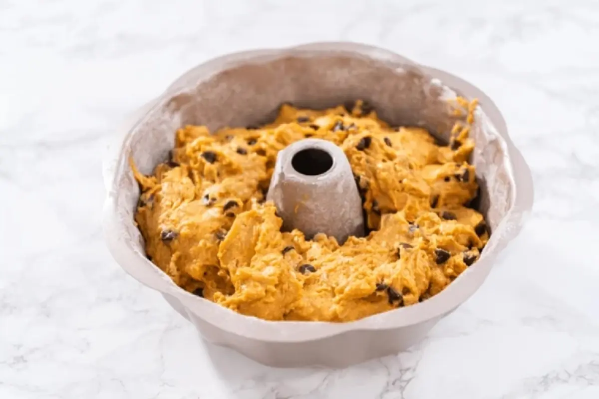 Baking cake in a regular pan instead of a Bundt pan